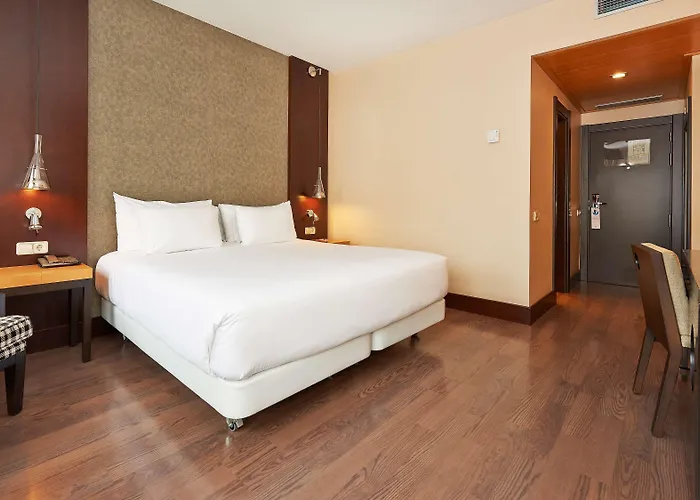 מלון Nh Eixample 3*