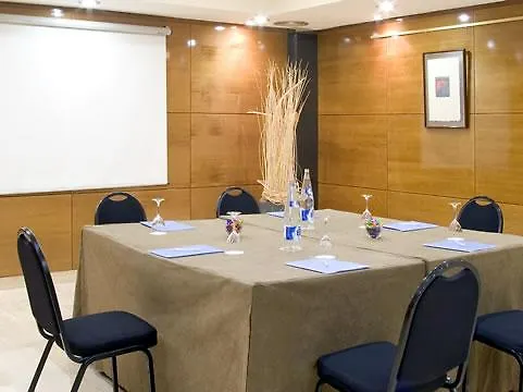 Nh Eixample 3* ברצלונה