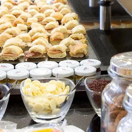 Nh Eixample 3* ברצלונה