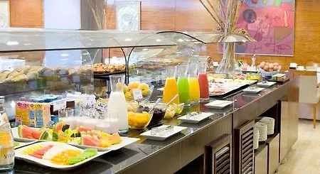 ホテル Nh アシャンプラ 3*