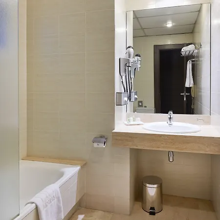 فندق Nh Eixample 3*